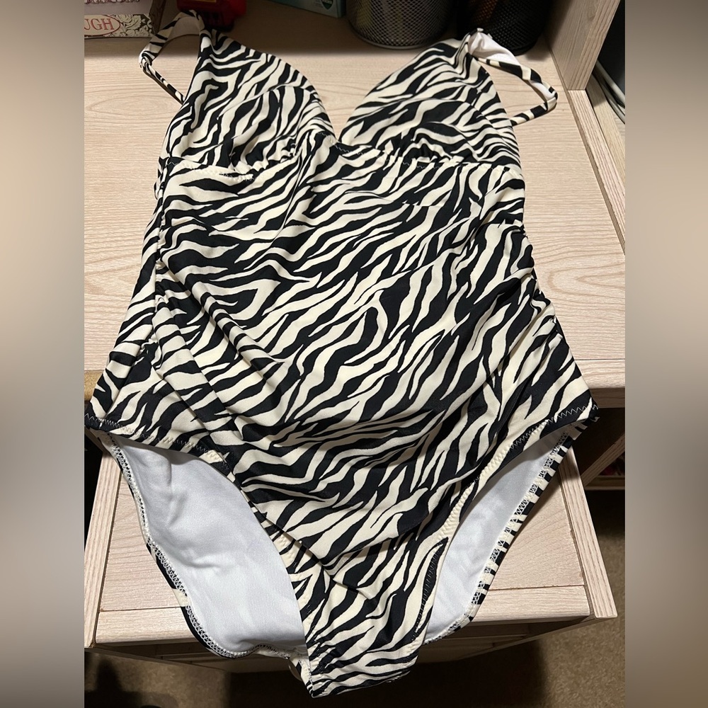 Old Navy Black and Beige One Piece Bathing Suit